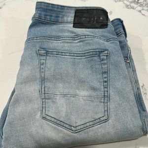 listing-status-banner